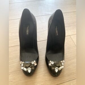 Dolce & Gabbana
Patent Leather Floral embellished Pumps size 38